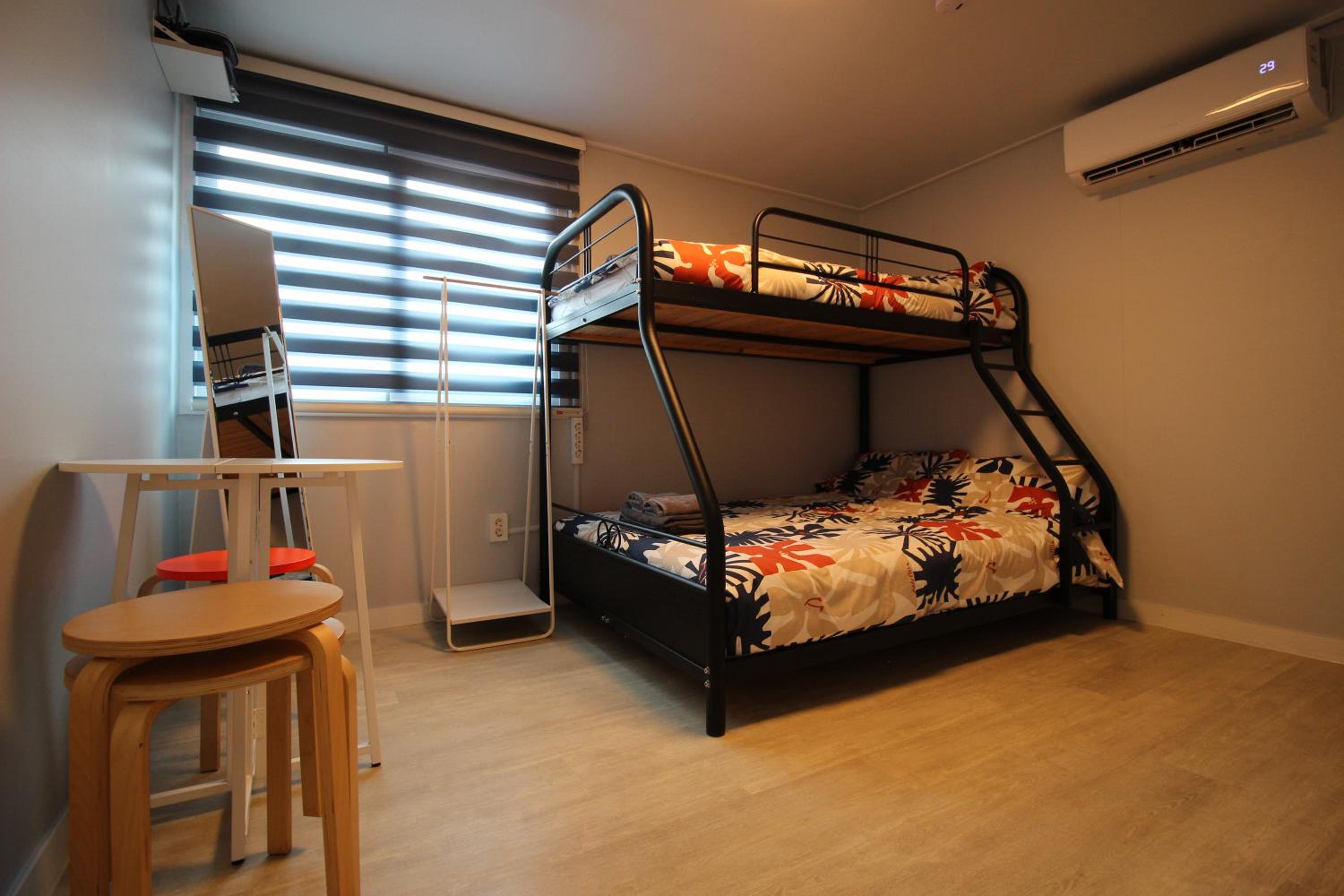 Deluxe, Triple, 1 Double and 1 Single Bed