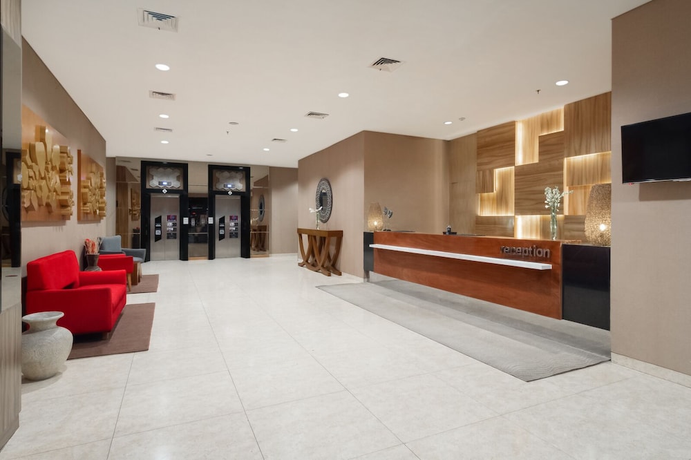 Lobby at Hotel Neo Cirebon, CIREBON