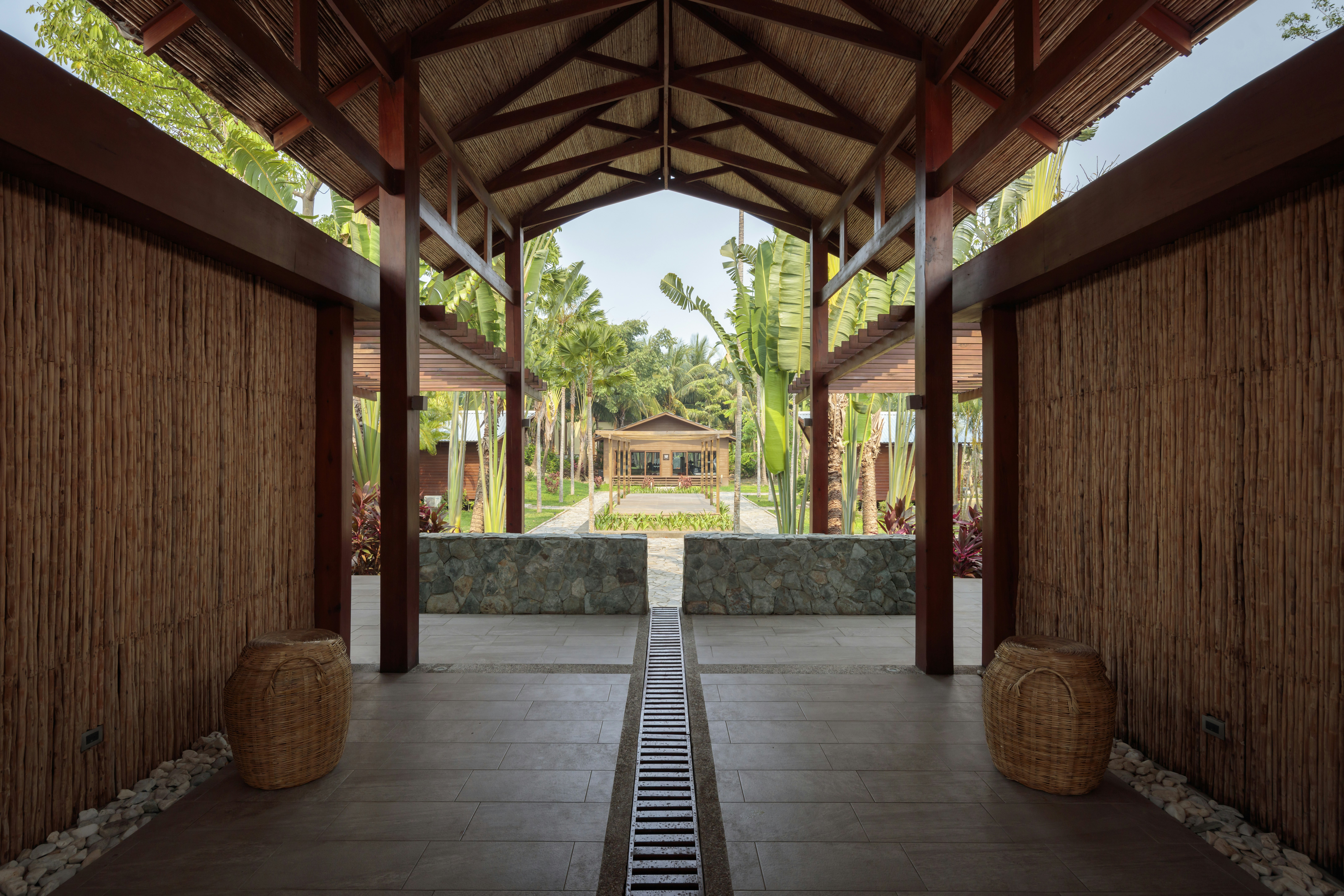 Indura Beach & Golf Resort Curio Collection by Hilton 7/50