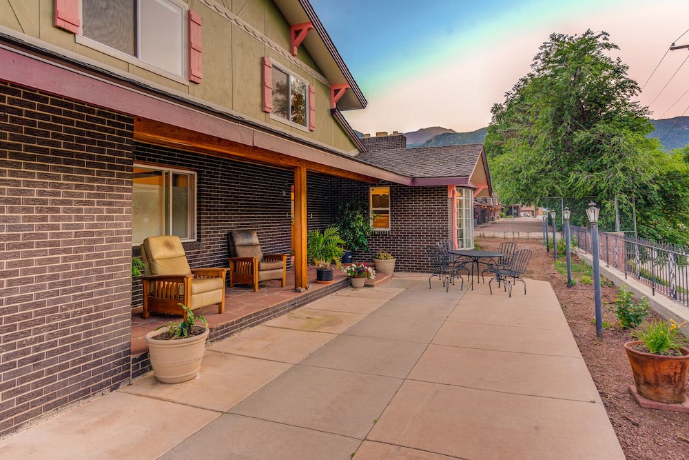 INNhale Cannabis Friendly B&B - Adults Only 42/55