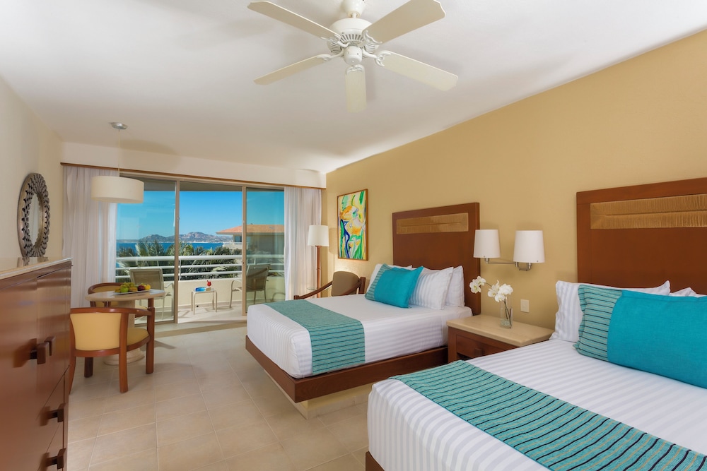 SUPERIOR, OCEAN VIEW, BALCONY