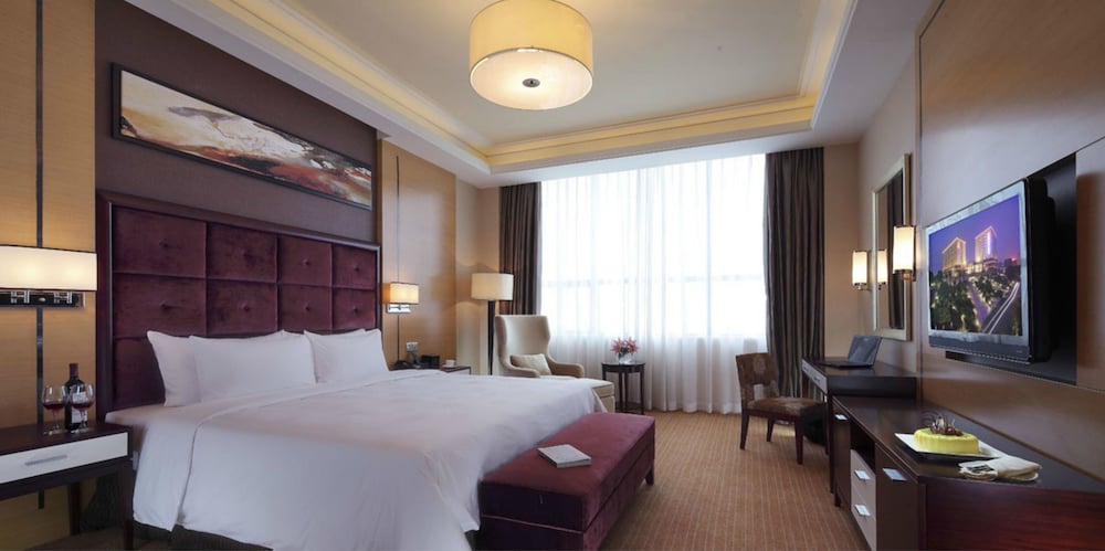 Venus Royal Hotel Formerly Kirin Parkview Hotel 13/28