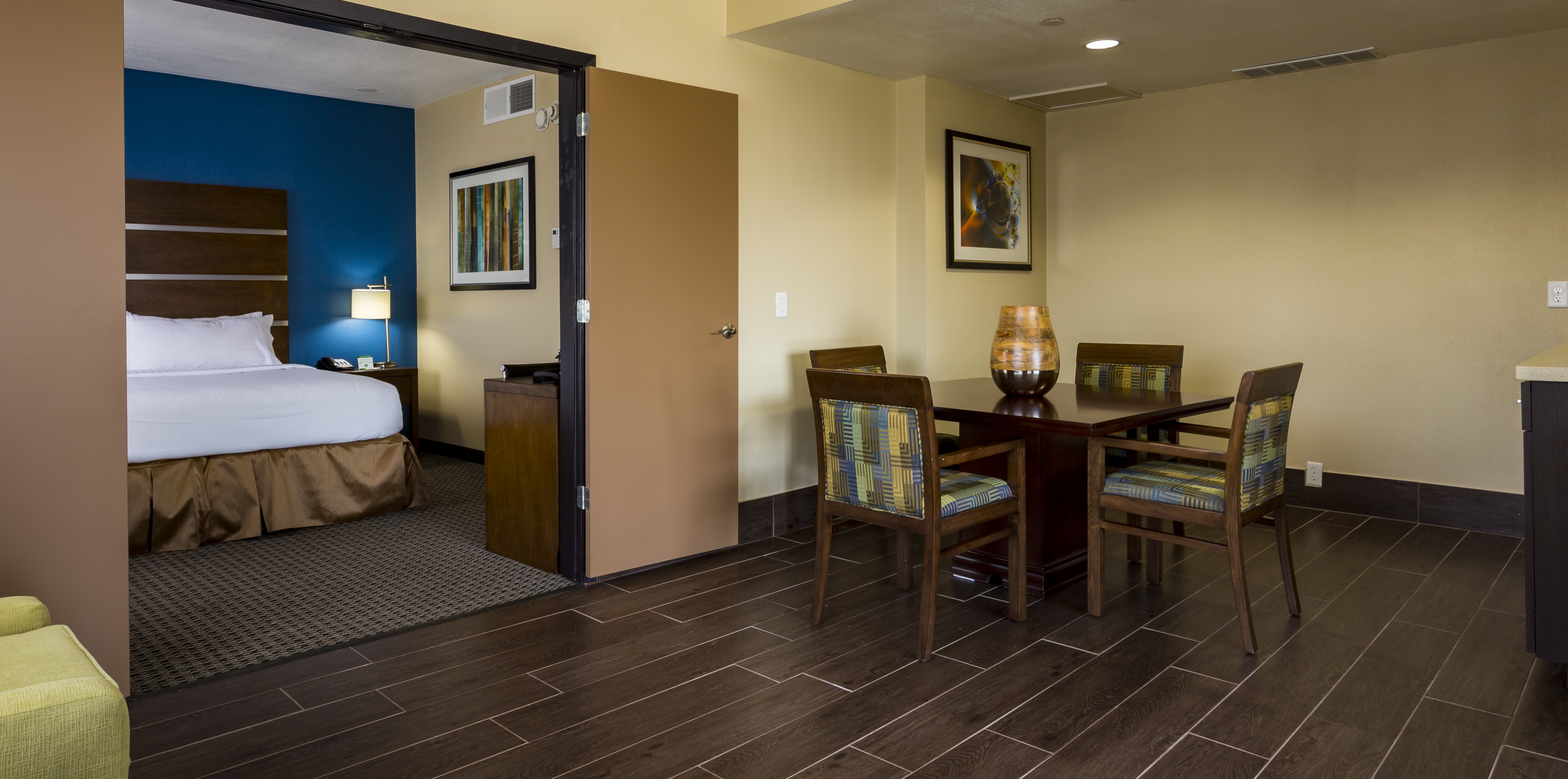 Holiday Inn Houston Downtown 77/77