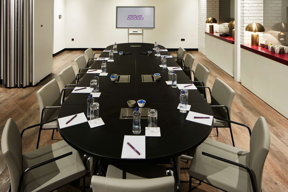 Yotel Istanbul Airport Landside 64/72