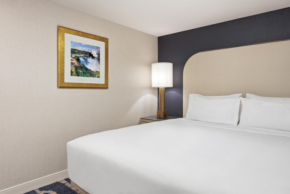 2 Bedrooms, Suite, 4 Queen Beds, Falls View