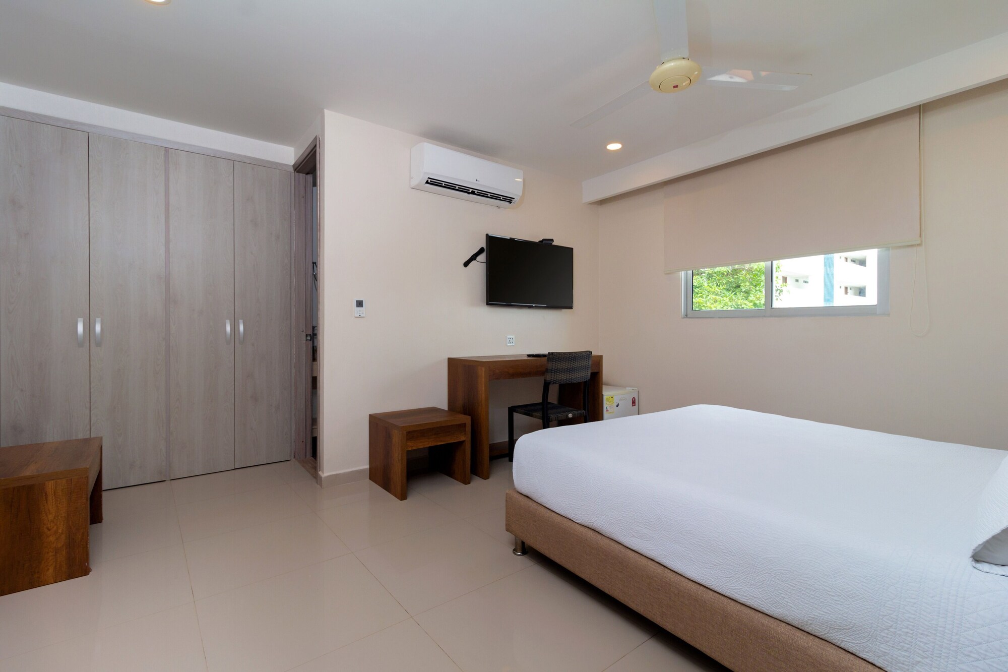1 BEDROOM, BASIC