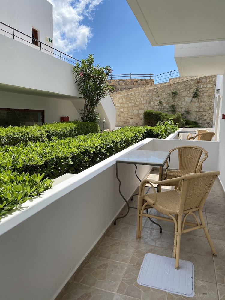 Amazones Village Suites 48/50