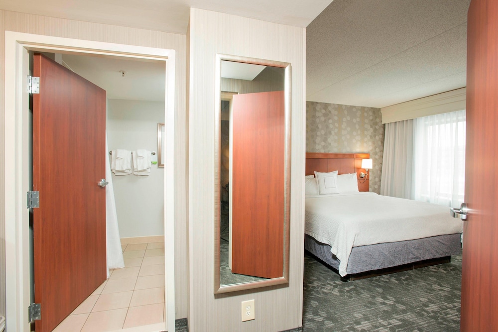 Courtyard By Marriott Cincinnati North At Union Centre 14/50