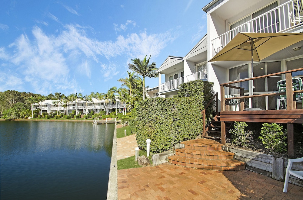PORTSIDE NOOSA WATERS 23/31