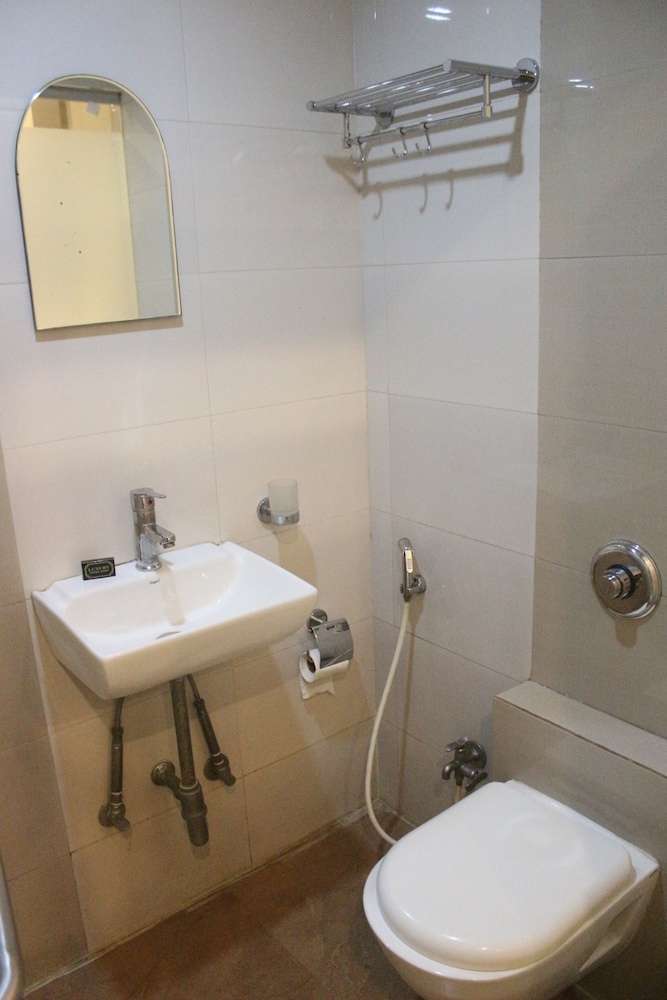 Hotel Grandeur Mumbai 20/23