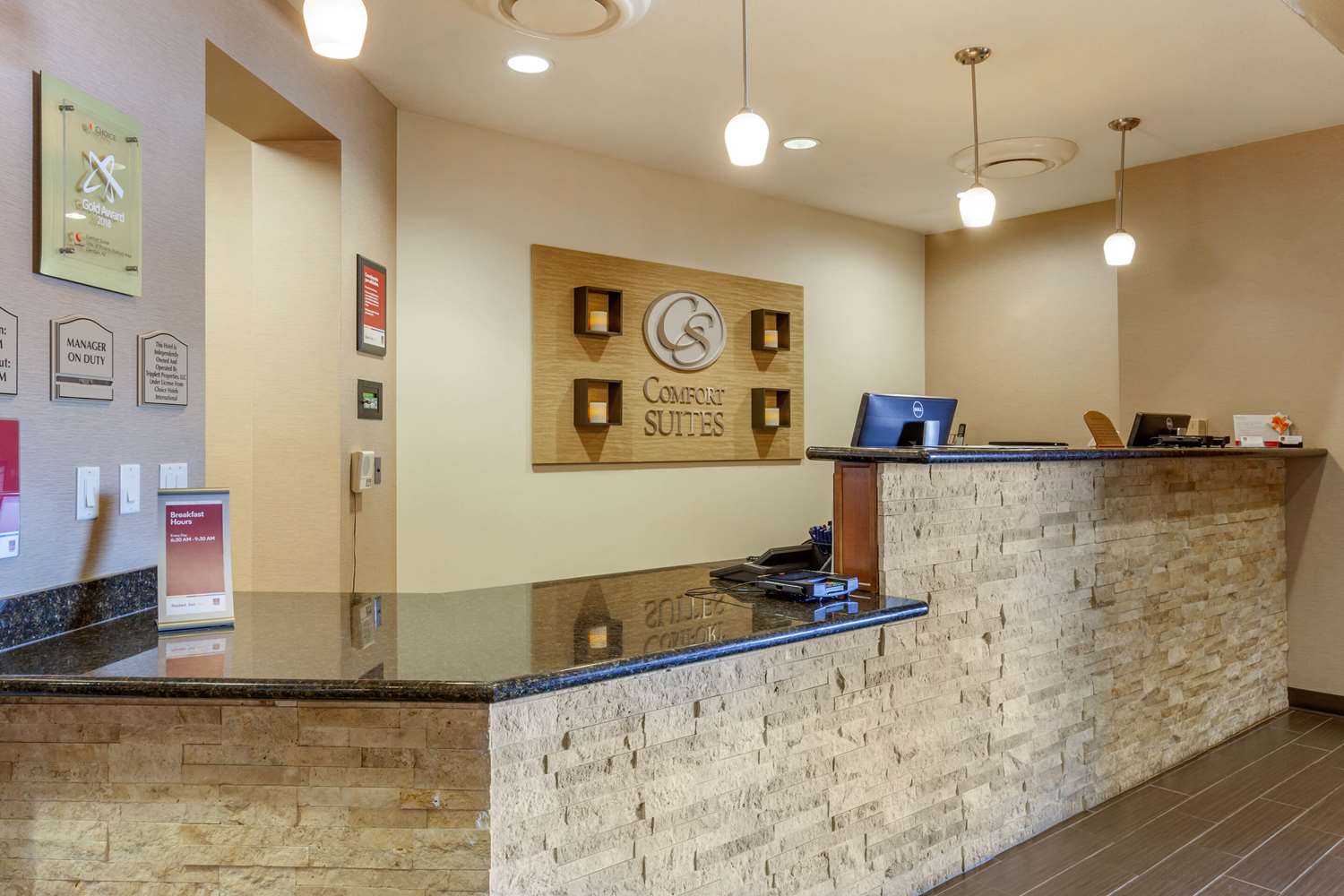Comfort Suites Glendale State Farm Stadium Area 6/45