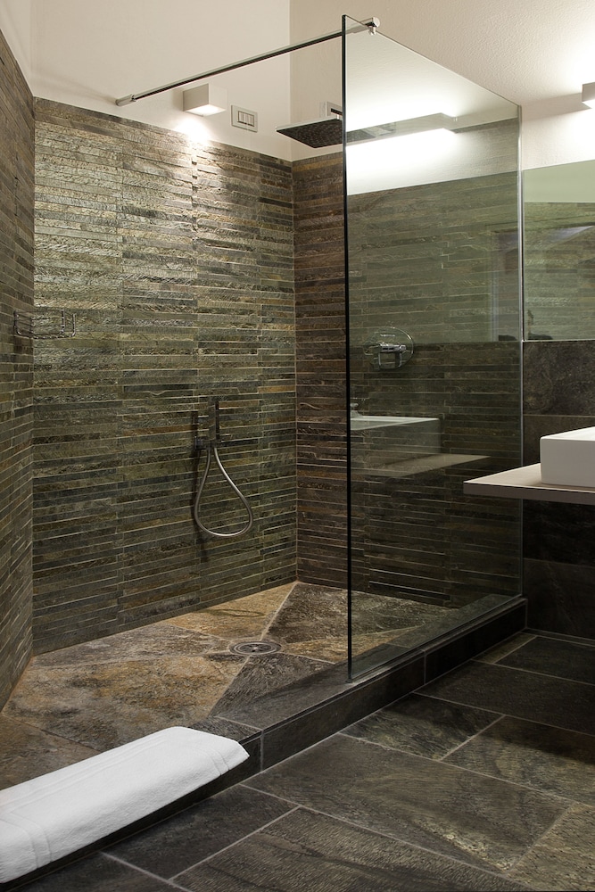Hotel di Varese 27/50