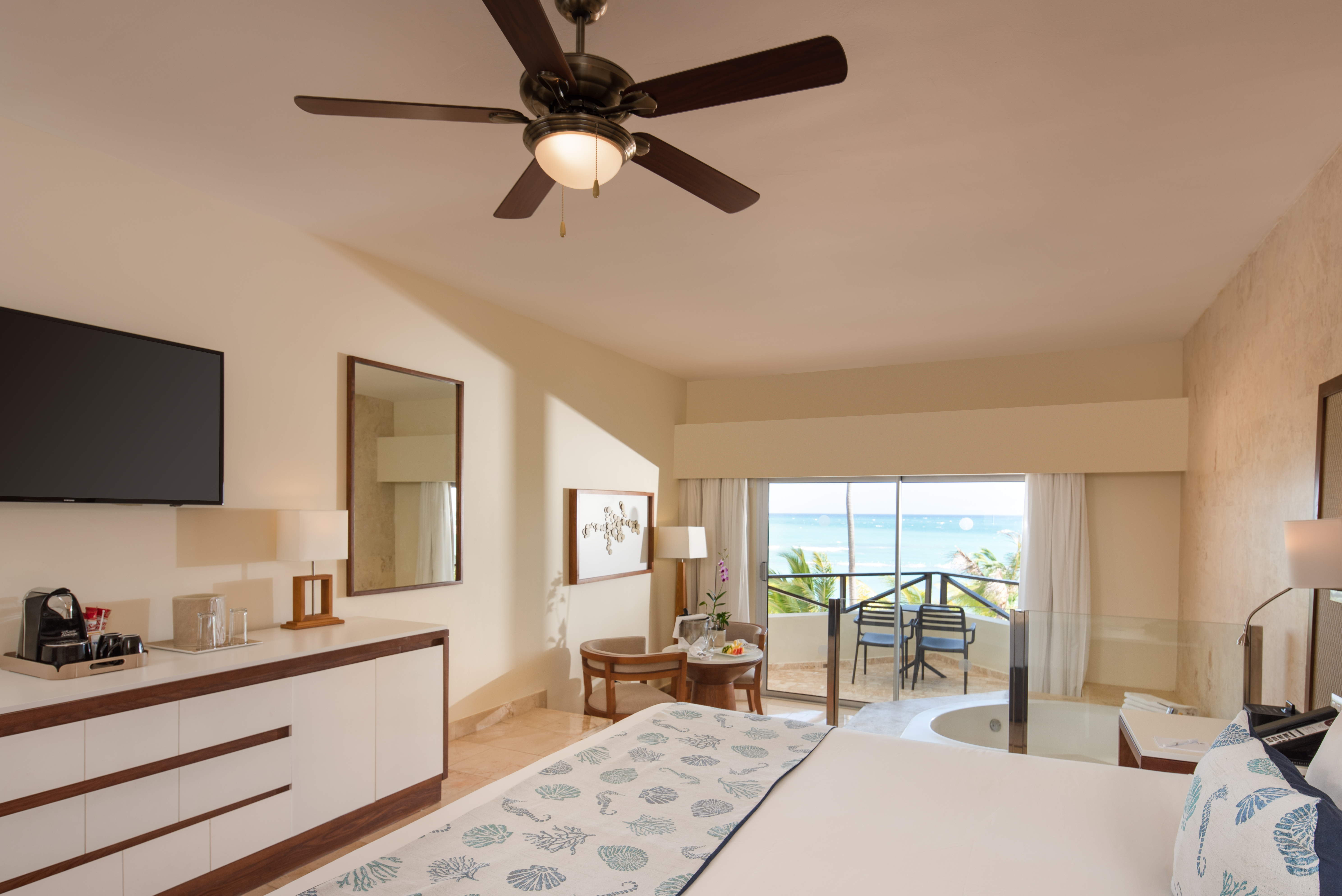 Premium, Ocean Front, Hot Tub