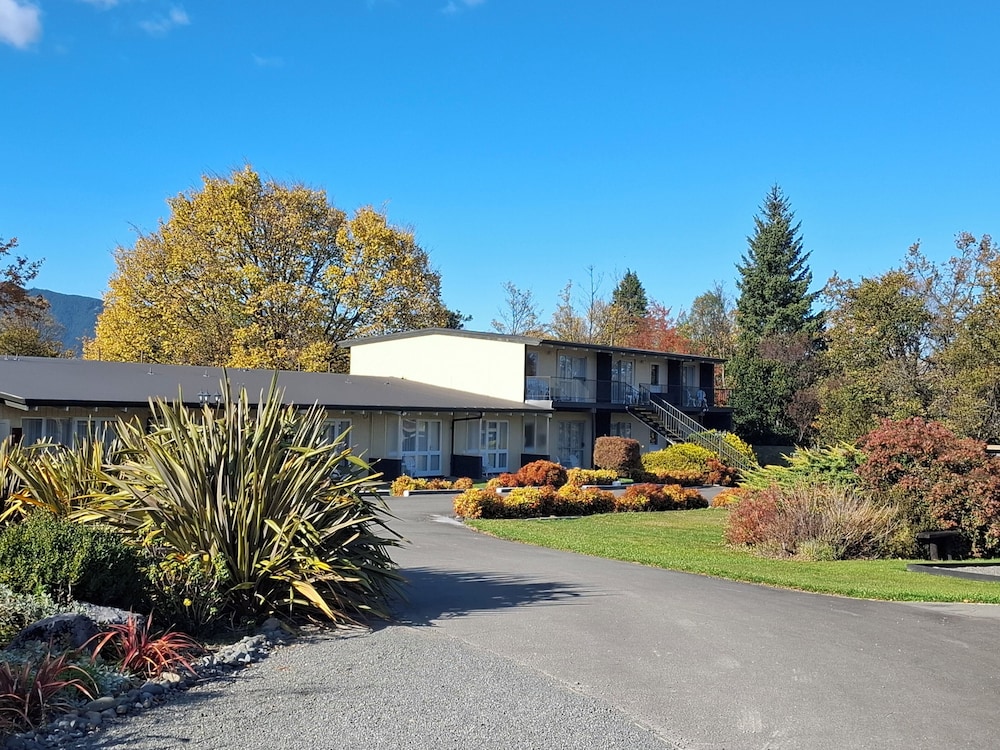 Spa Lodge Motel 6/49