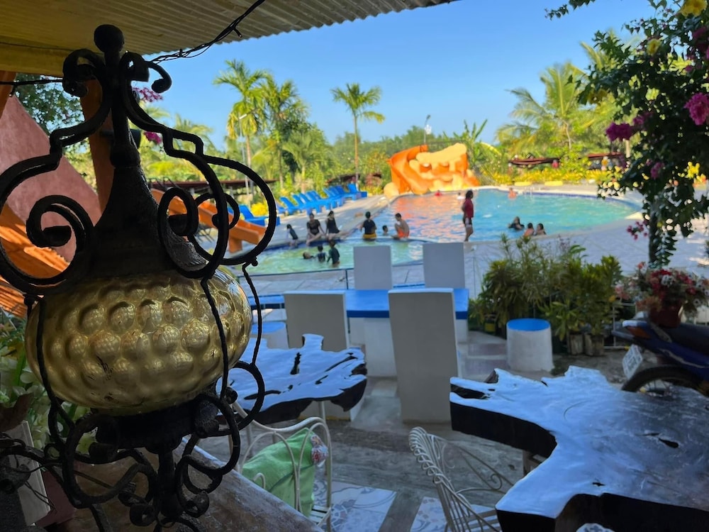 Relaxing Garden Resort 16/50
