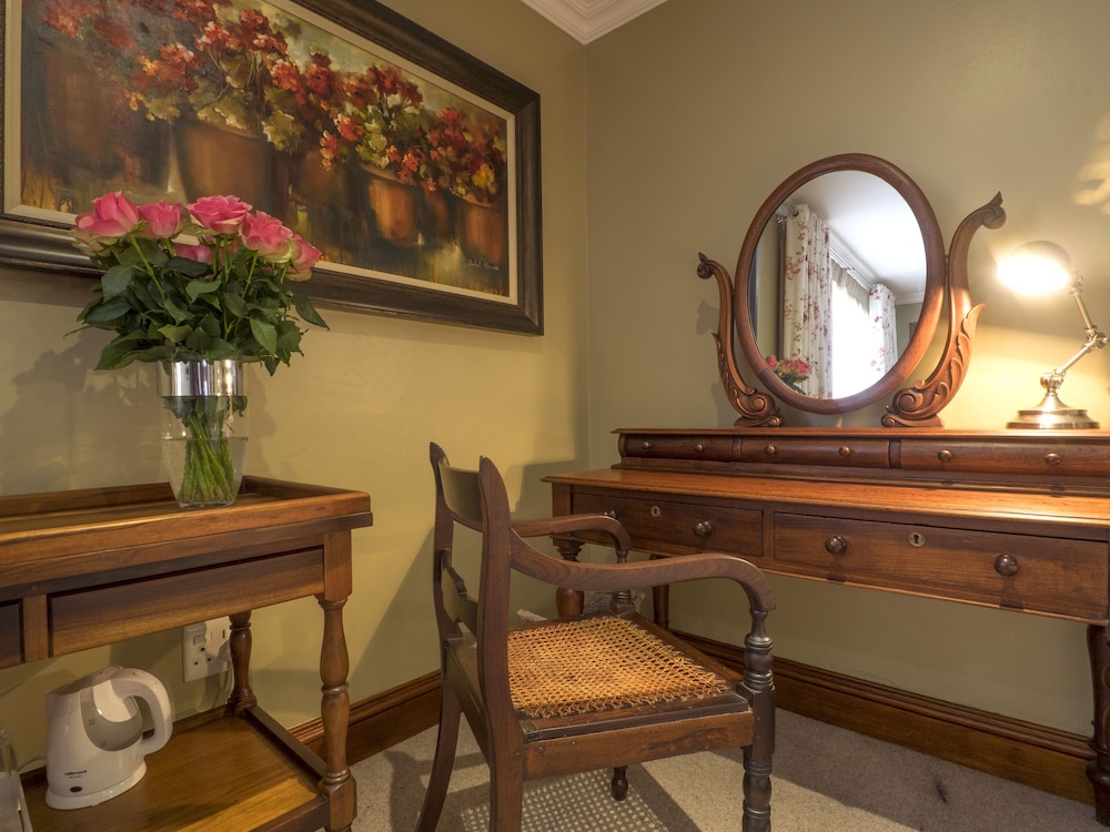 Madison Manor Boutique Hotel 58/72