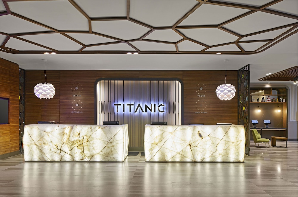 Titanic Chaussee Berlin 5/50