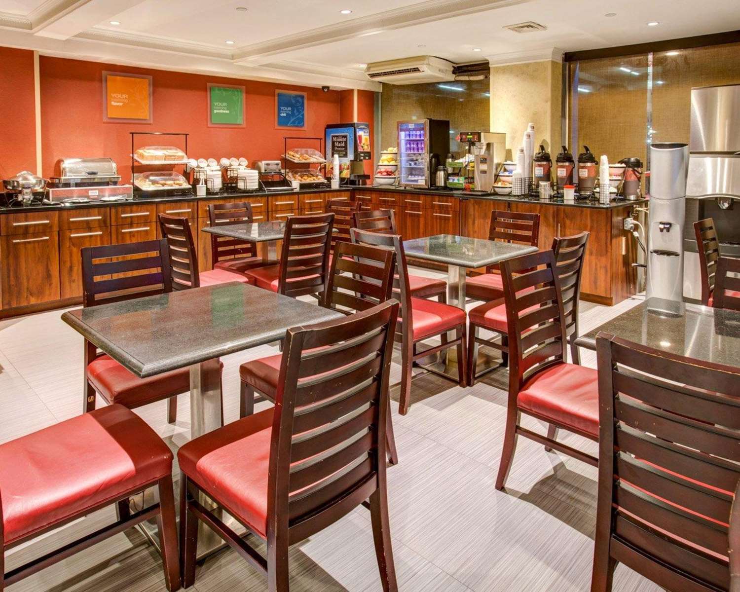 Ramada by Wyndham New York Times Square West 8/9