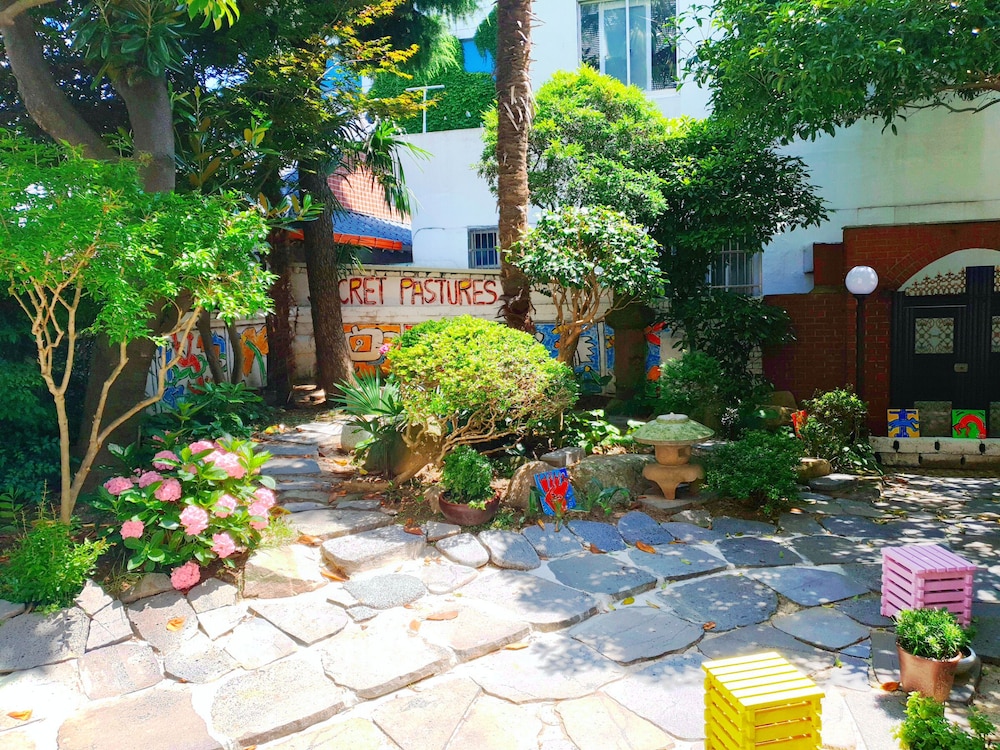 Gallery Family Hotel 40/49