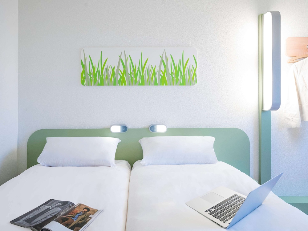 Ibis Budget Paris Porte De Montmartre 39/60
