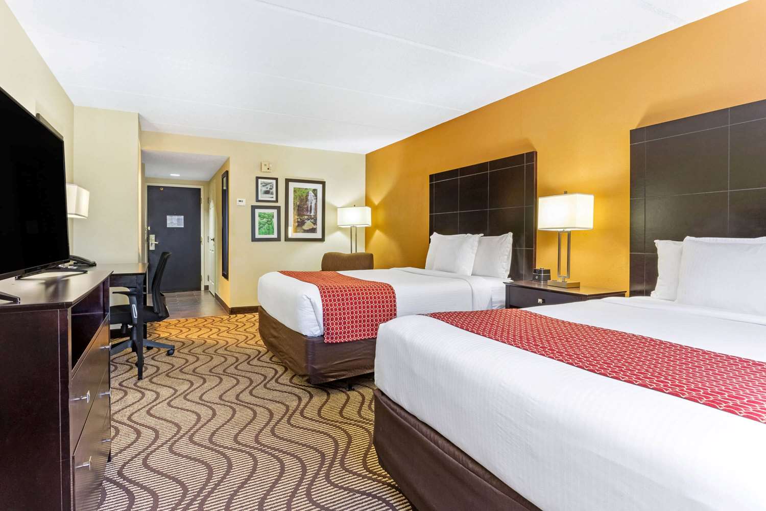 Comfort Inn & Suites Tampa North I-75 7/18