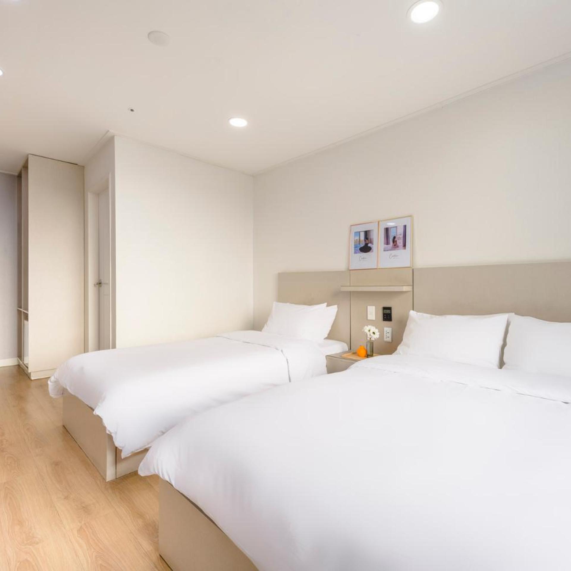Standard, Twin Beds