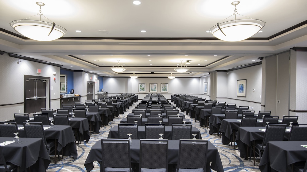 Holiday Inn Indianapolis Airport 50/66