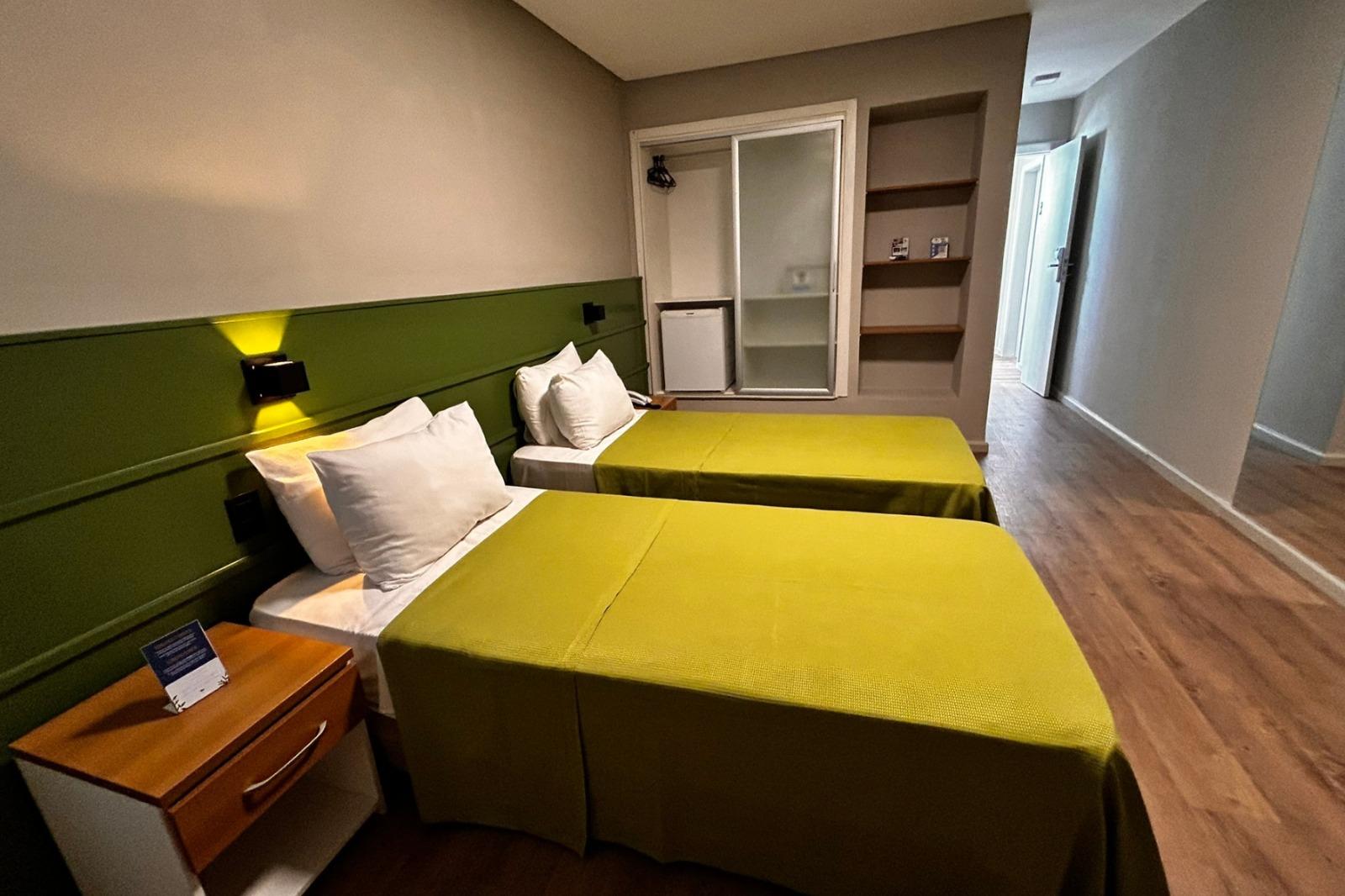 Standard, Twin Beds, Street View