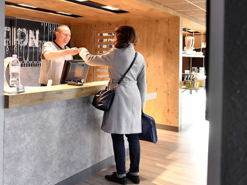 Ibis Budget Caen Porte De Bretagne 6/46