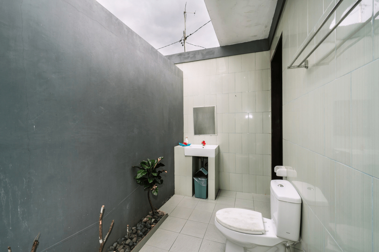 Room, Twin Beds, D And B Bungalow 2/3