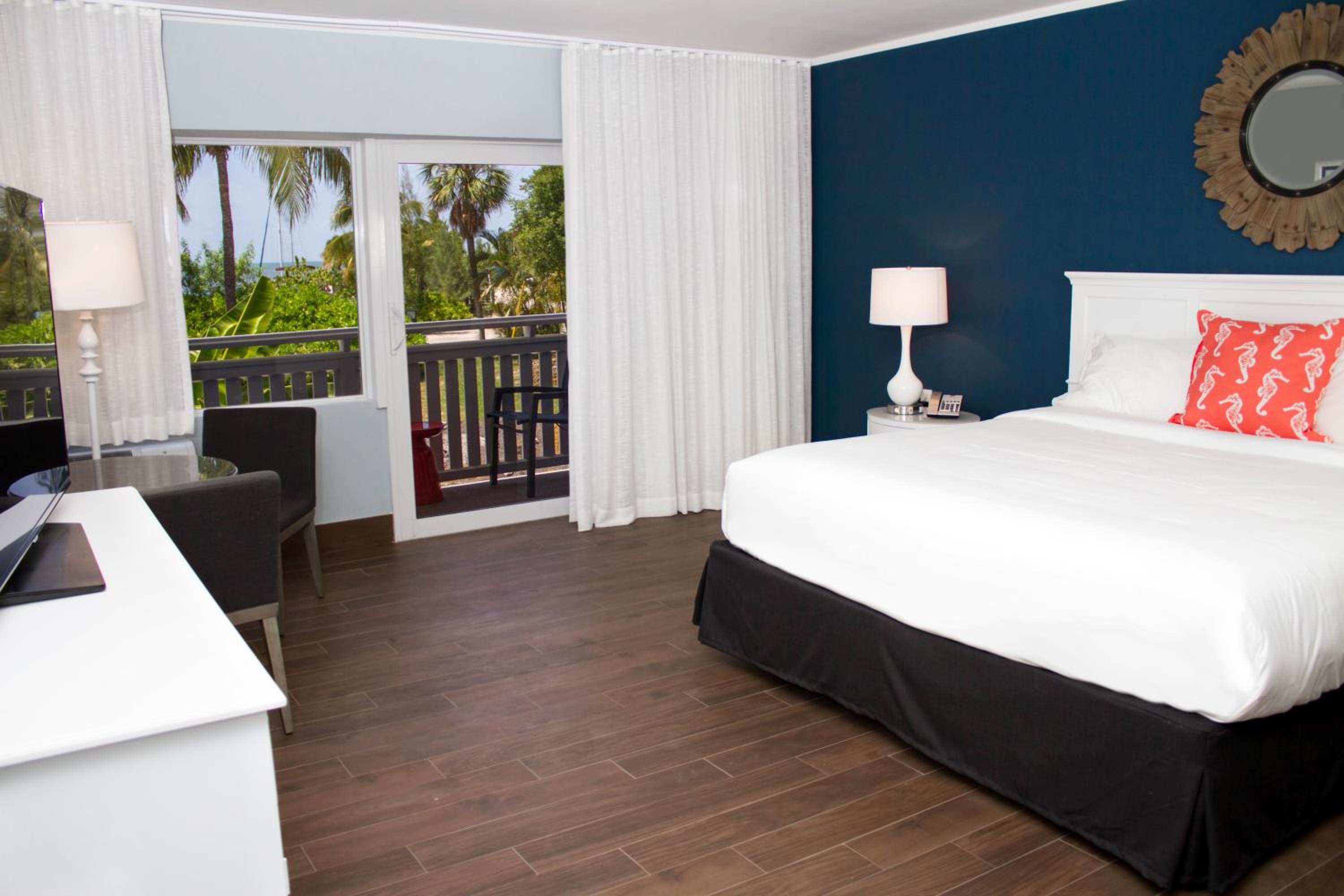 Room, King Bed, Resort View، Banana Bay Resort and Marina 5/10