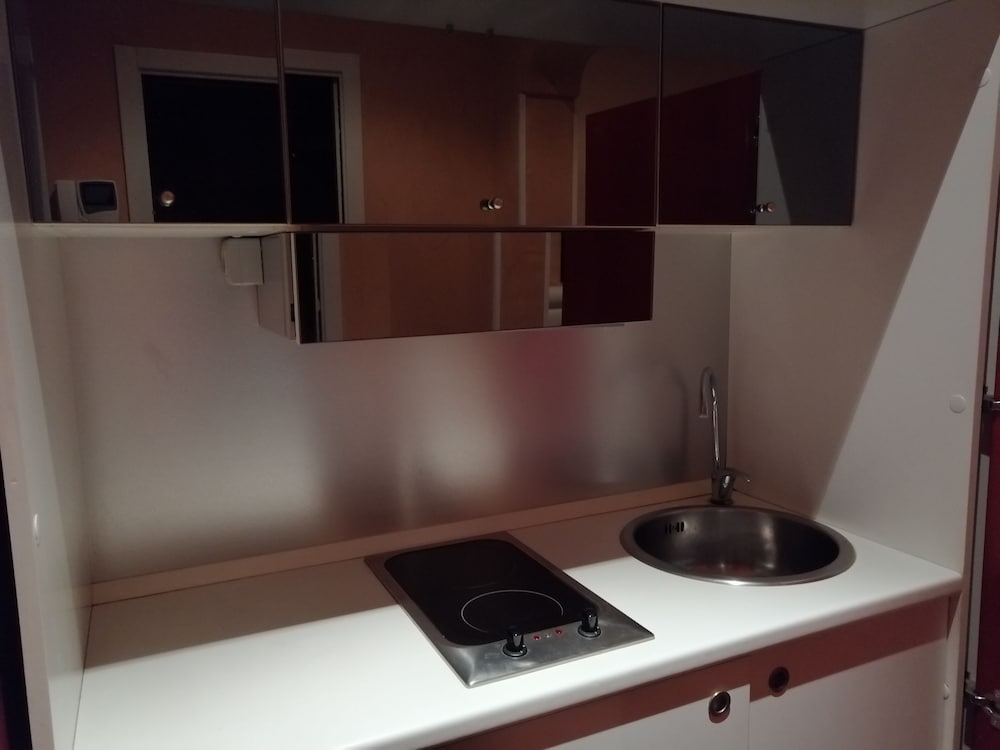COLOSSEO STUDIO SUITES 15/17