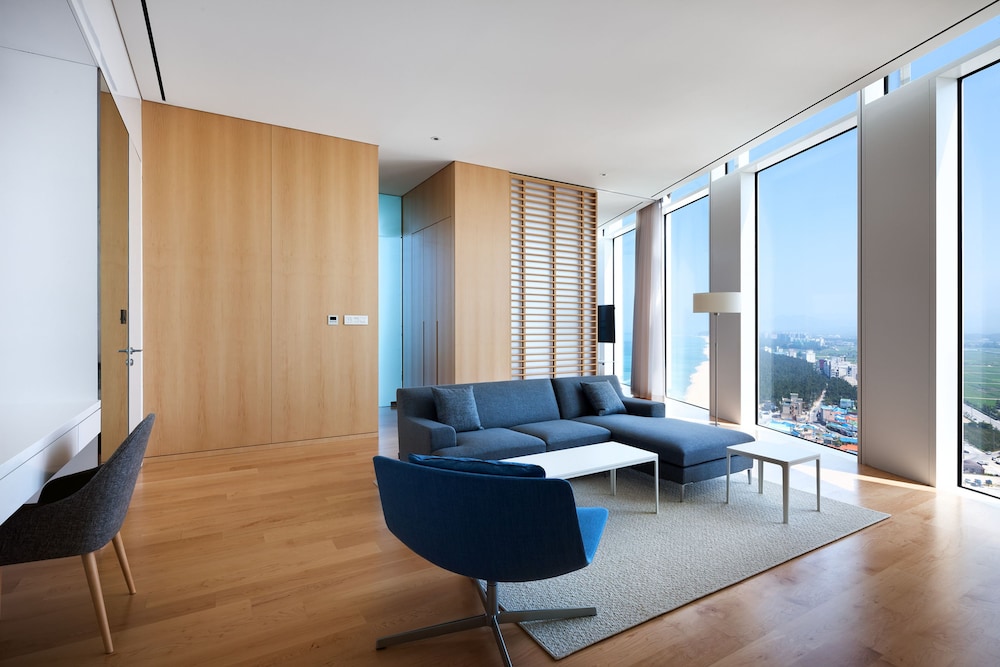 Seamarq Hotel 43/70