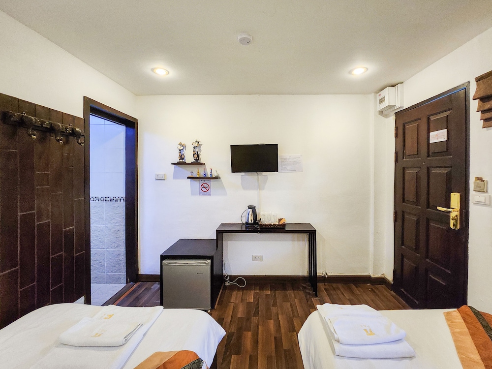 DELUXE, TWIN BEDS