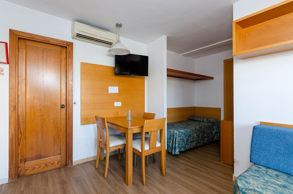 Mariners Club Apartments 23/46