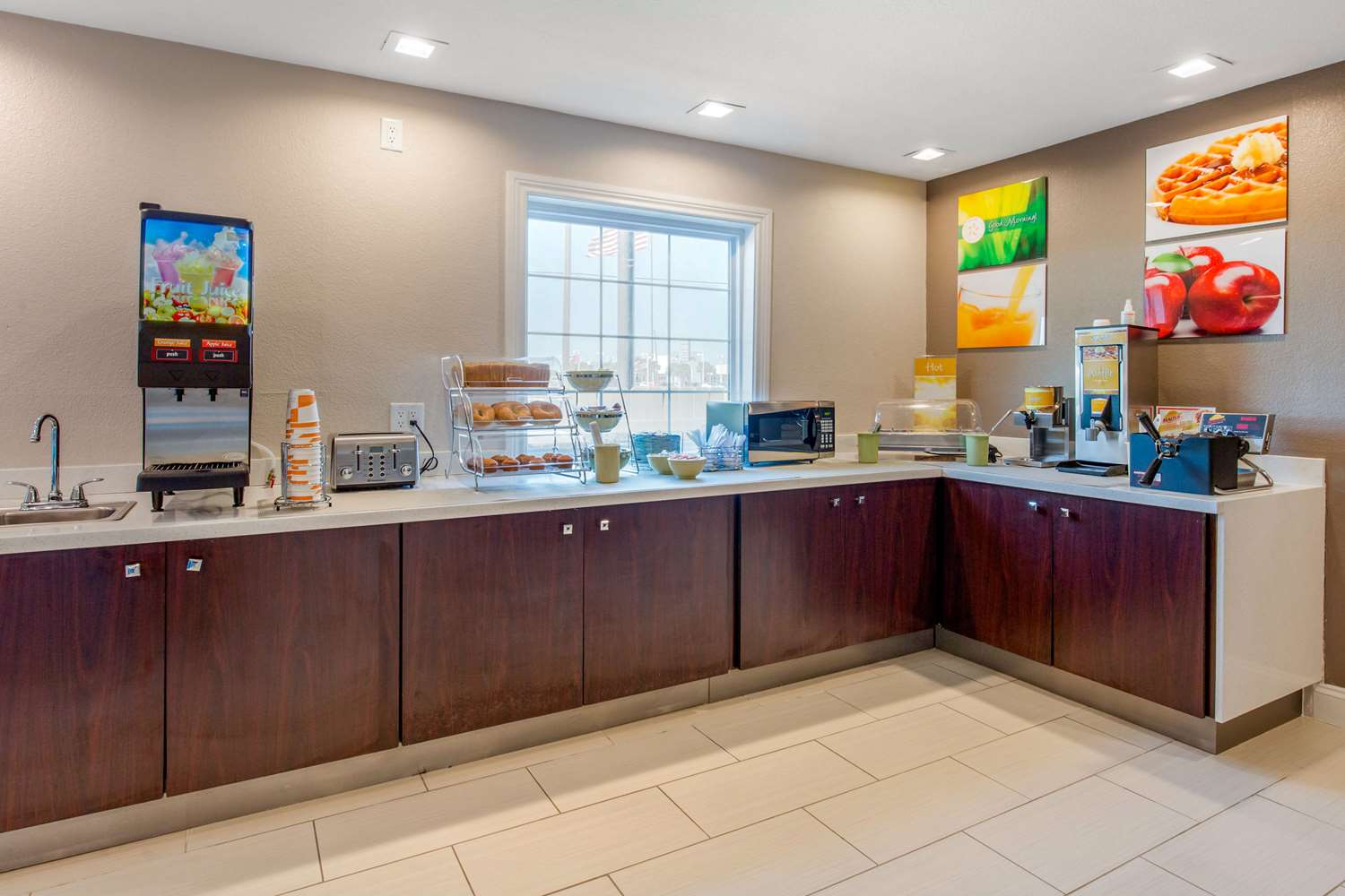 Quality Inn and Suites Port Arthur Nederland 4/10