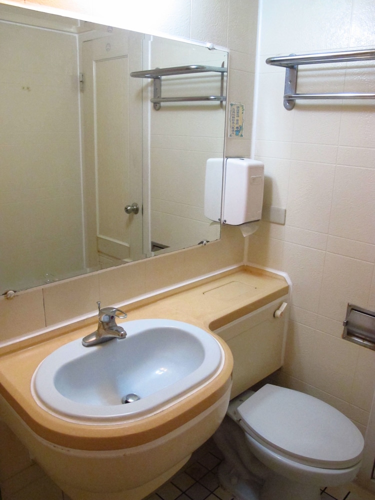 2 Bedrooms, Chalet, 1 Double and 3 Single Beds، Master Bear Resort 2/2
