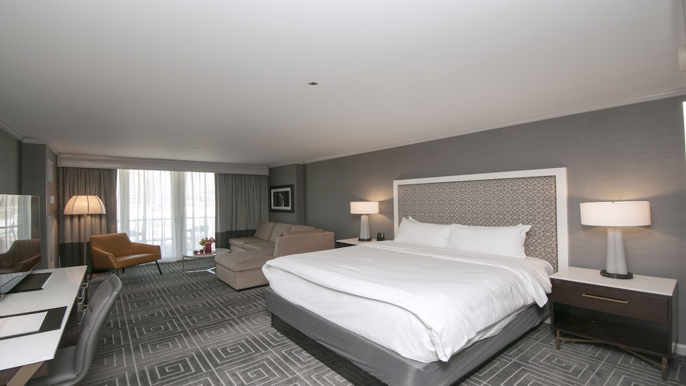 Premium, King Bed, Balcony, Accessible