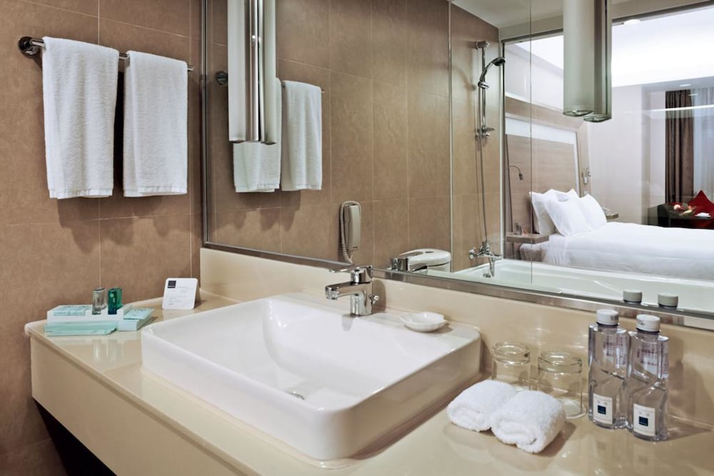 Novotel Shenzhen Watergate 40/41