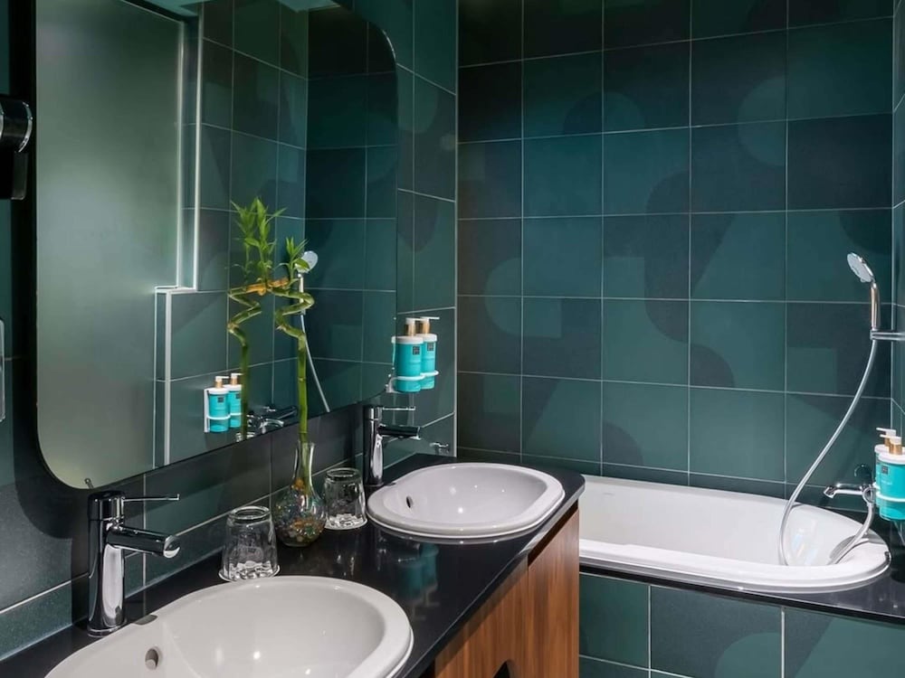 غرفة تنفيذية بسرير كينج، Novotel Madrid City Las Ventas 3/5
