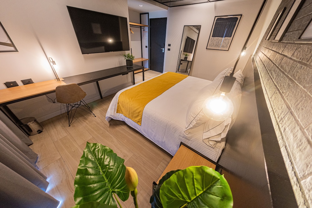 Fulton Business Luxury Hotel 14/49