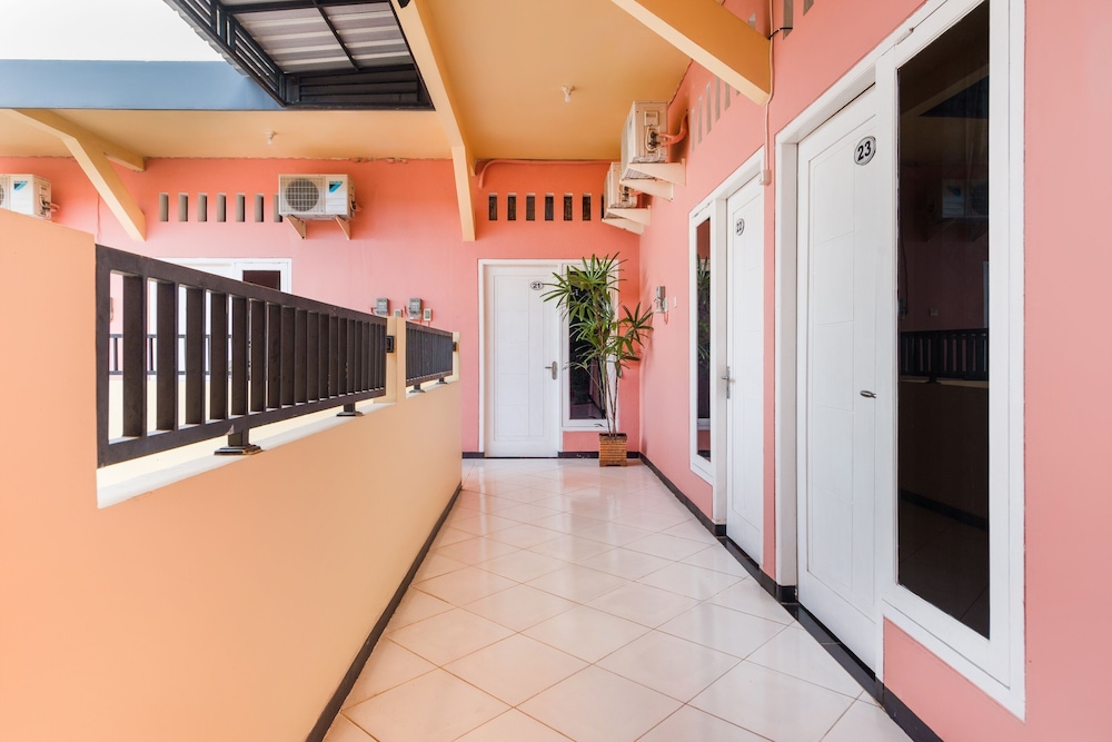 OYO 3387 Nakula Homestay Syariah 6/19