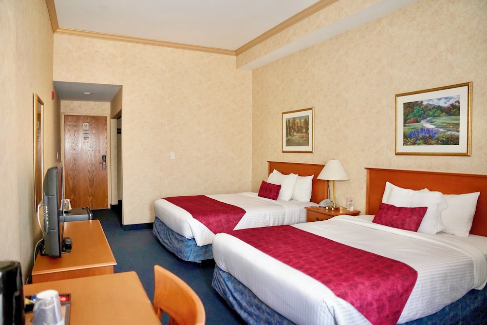 STANDARD, 2 QUEEN BEDS