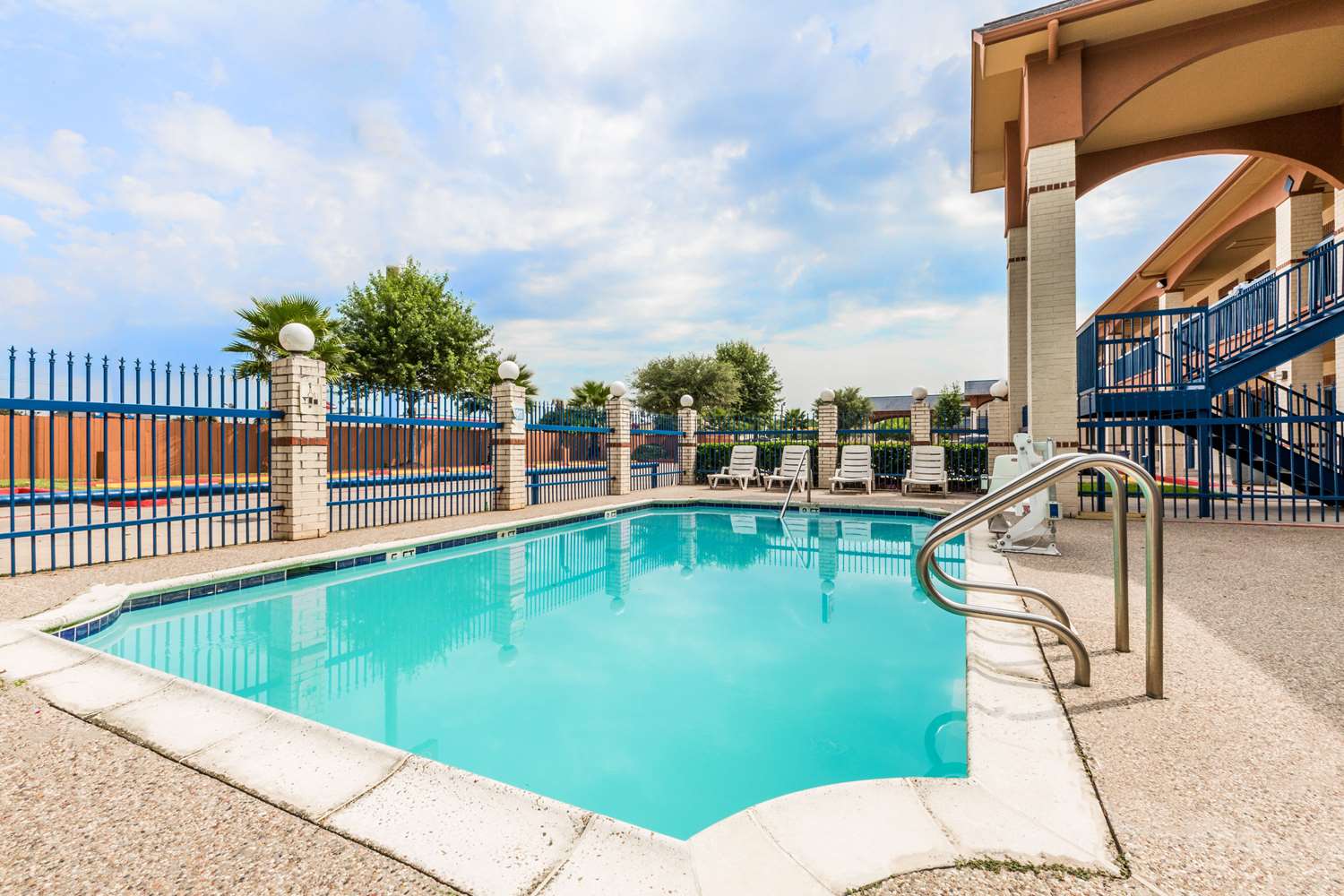 Days Inn Dickinson Tx 29/40