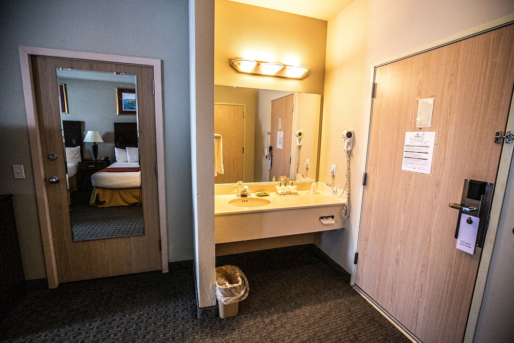Morningglory Hotel Resort Suites 26/27