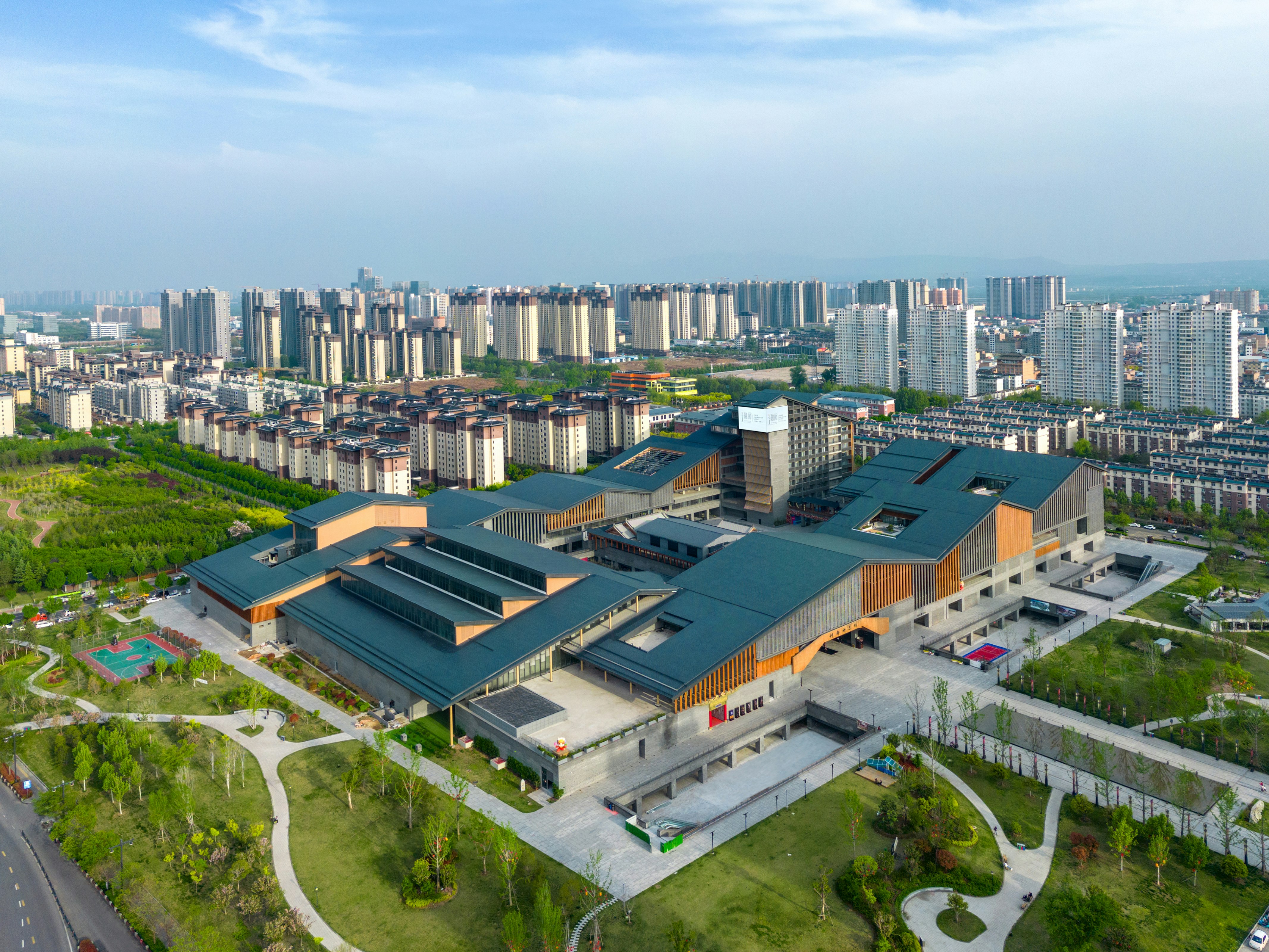 The Reserve Hotel Luoyang, Curio Collection by Hilton 48/51