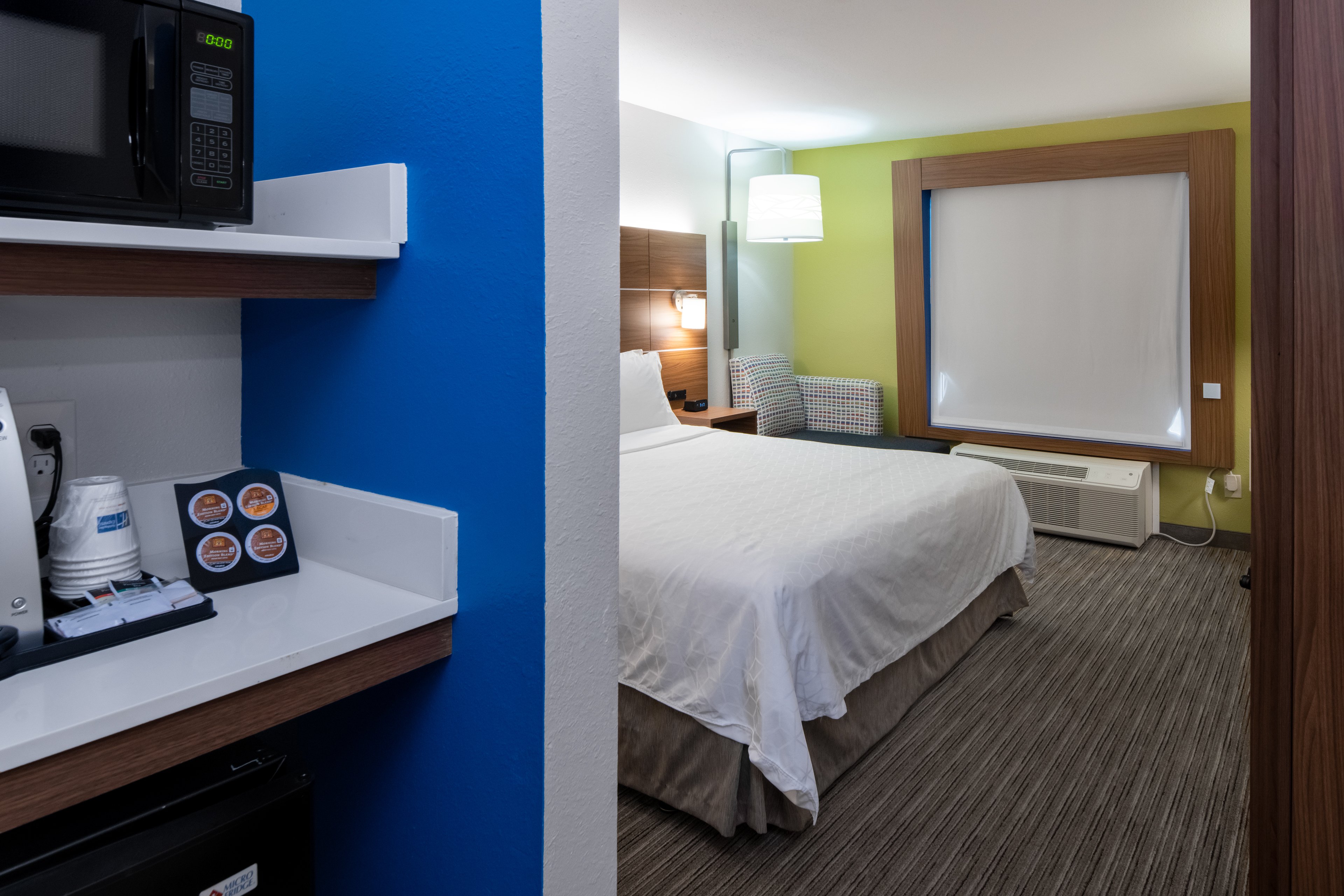 Holiday Inn Express Hotel And Suites Arlington I 20 Parks Mall 34/69