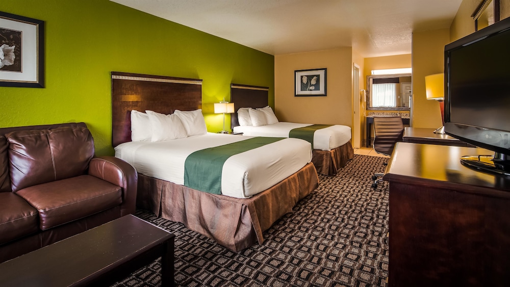 SureStay Hotel by Best Western Floresville 6/29