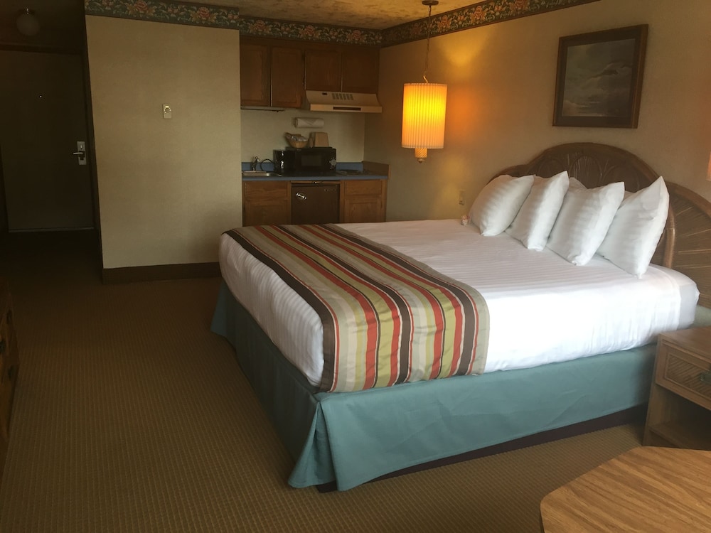 Ebb Tide Oceanfront Inn 19/73
