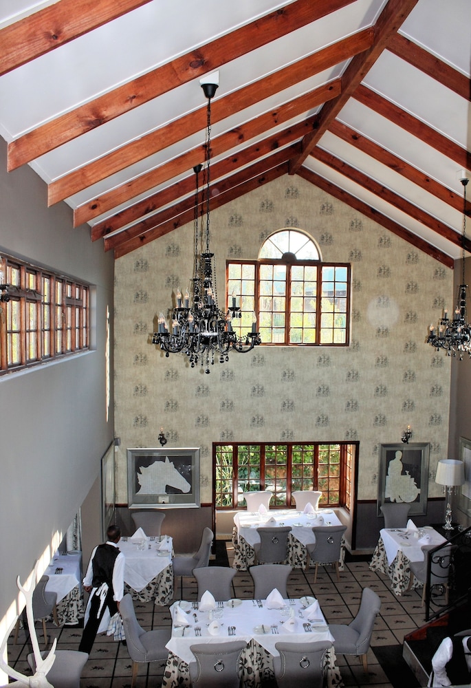 The Highlander Hotel 26/50